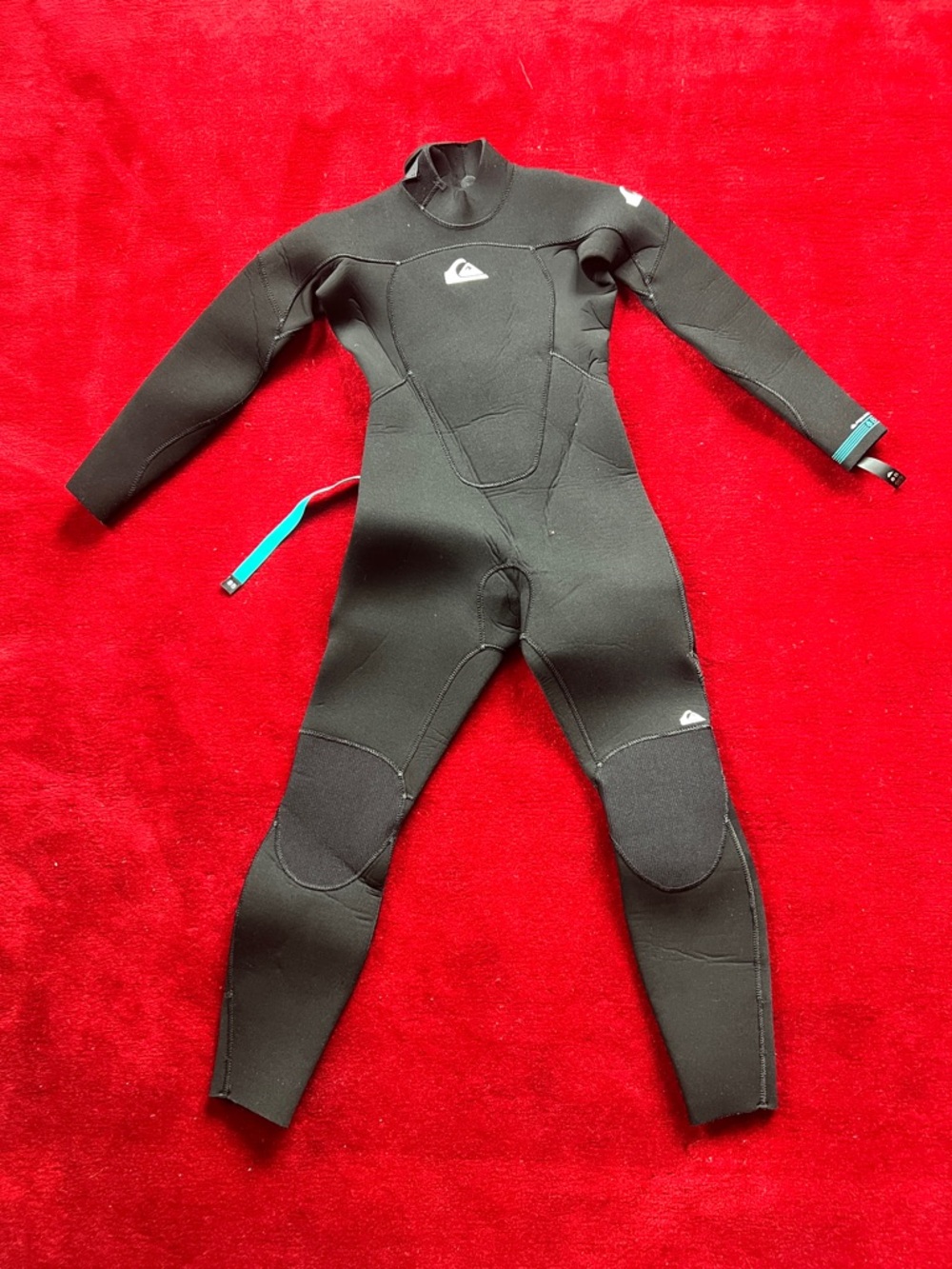 Black Size 8B (tall) Quiksilver Neoprene Wetsuit(MUST FIT EXACT TO BE EFFECTIVE